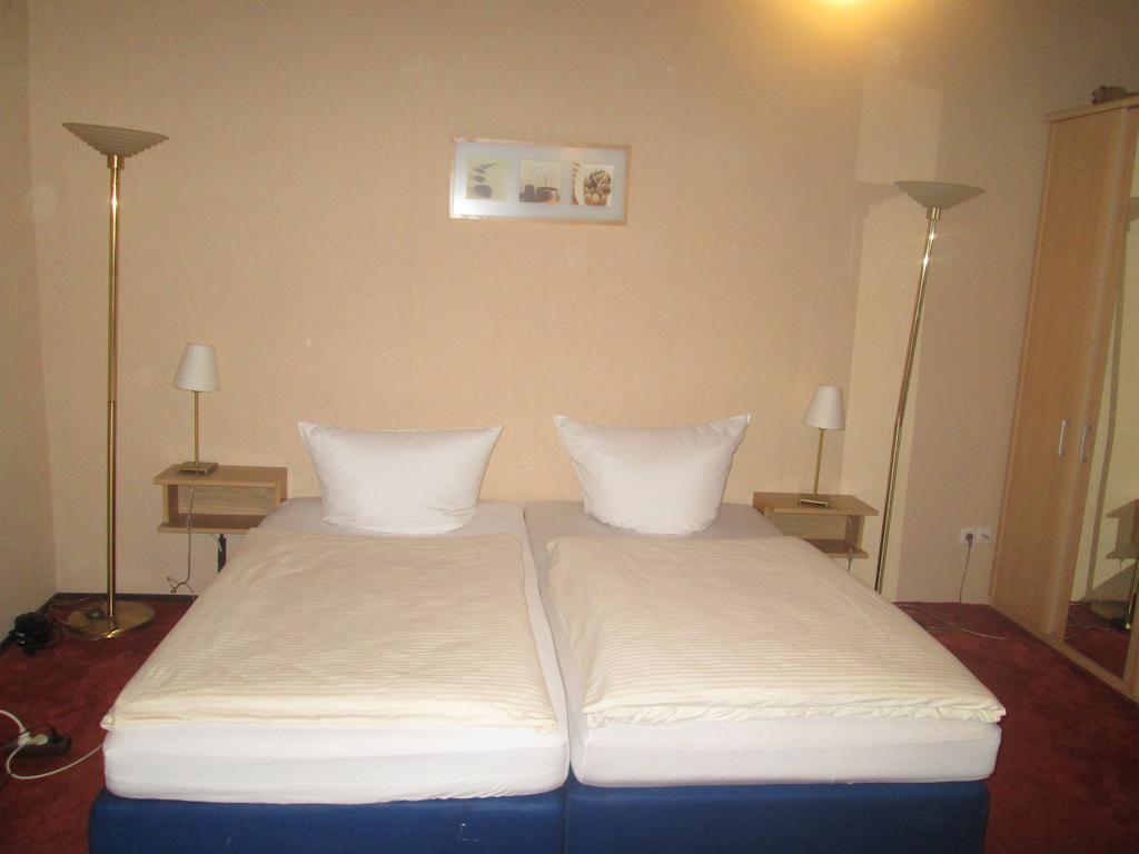 Gruener Baum Nuernberg Brunn Hotel Room photo